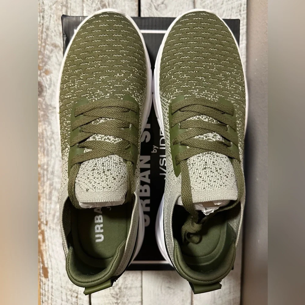 J/Slides Sneakers/Running Shoe - NIB